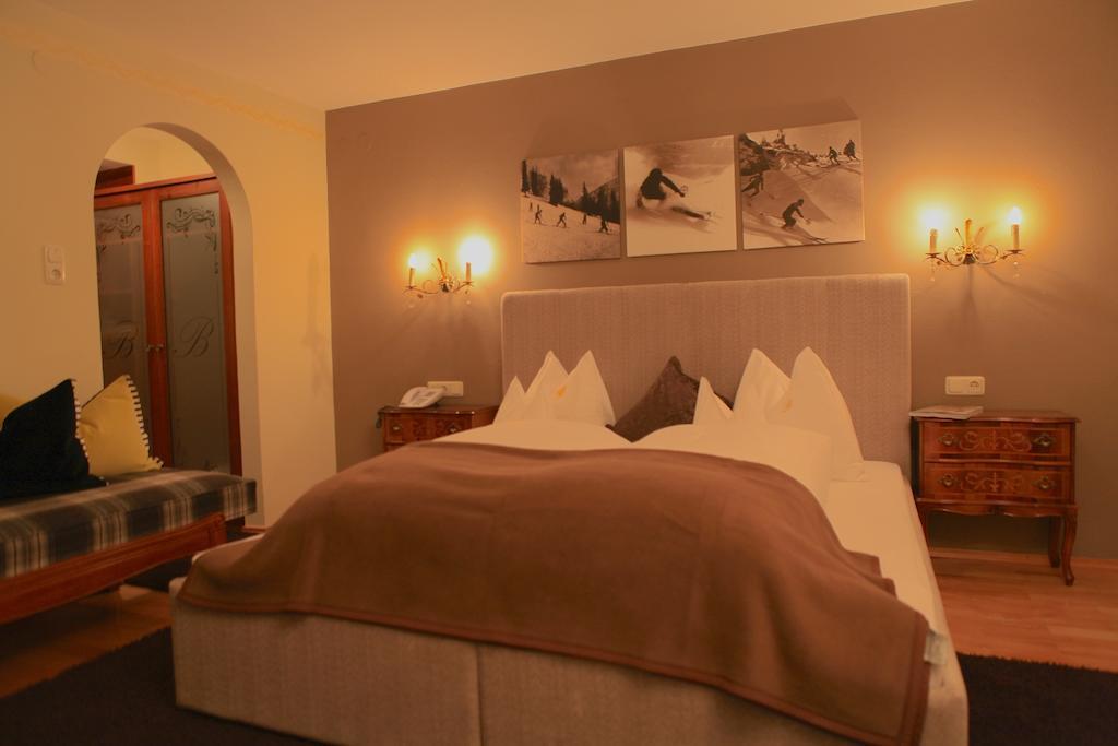 Chalet Brunnenhof Sankt Anton am Arlberg Rum bild